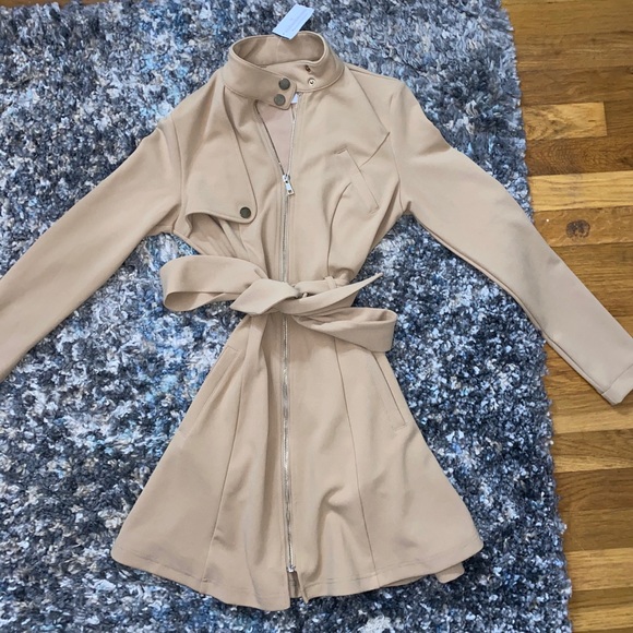 windsor trench coat